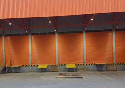 Porta de enrolar automatizada