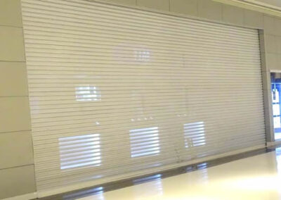 Material para porta de enrolar automática