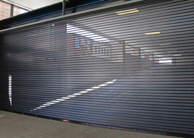 Material para porta de enrolar automática